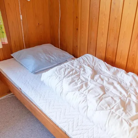 In With 3 Bedrooms And Wifi Holiday home *