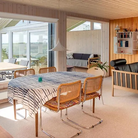 In With 3 Bedrooms And Wifi Holiday home Ebeltoft